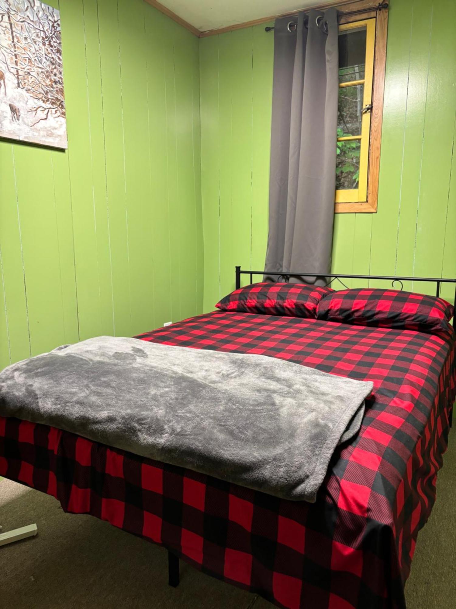 Lakefront Hideaway Resort Kawartha Lakes Chambre photo