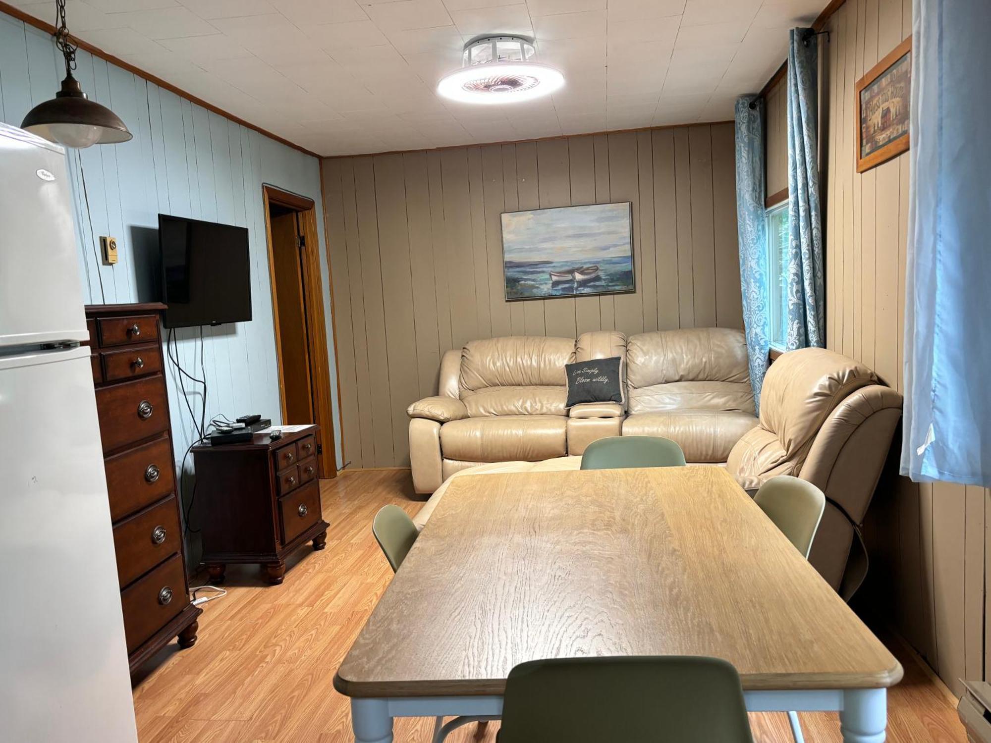 Lakefront Hideaway Resort Kawartha Lakes Chambre photo