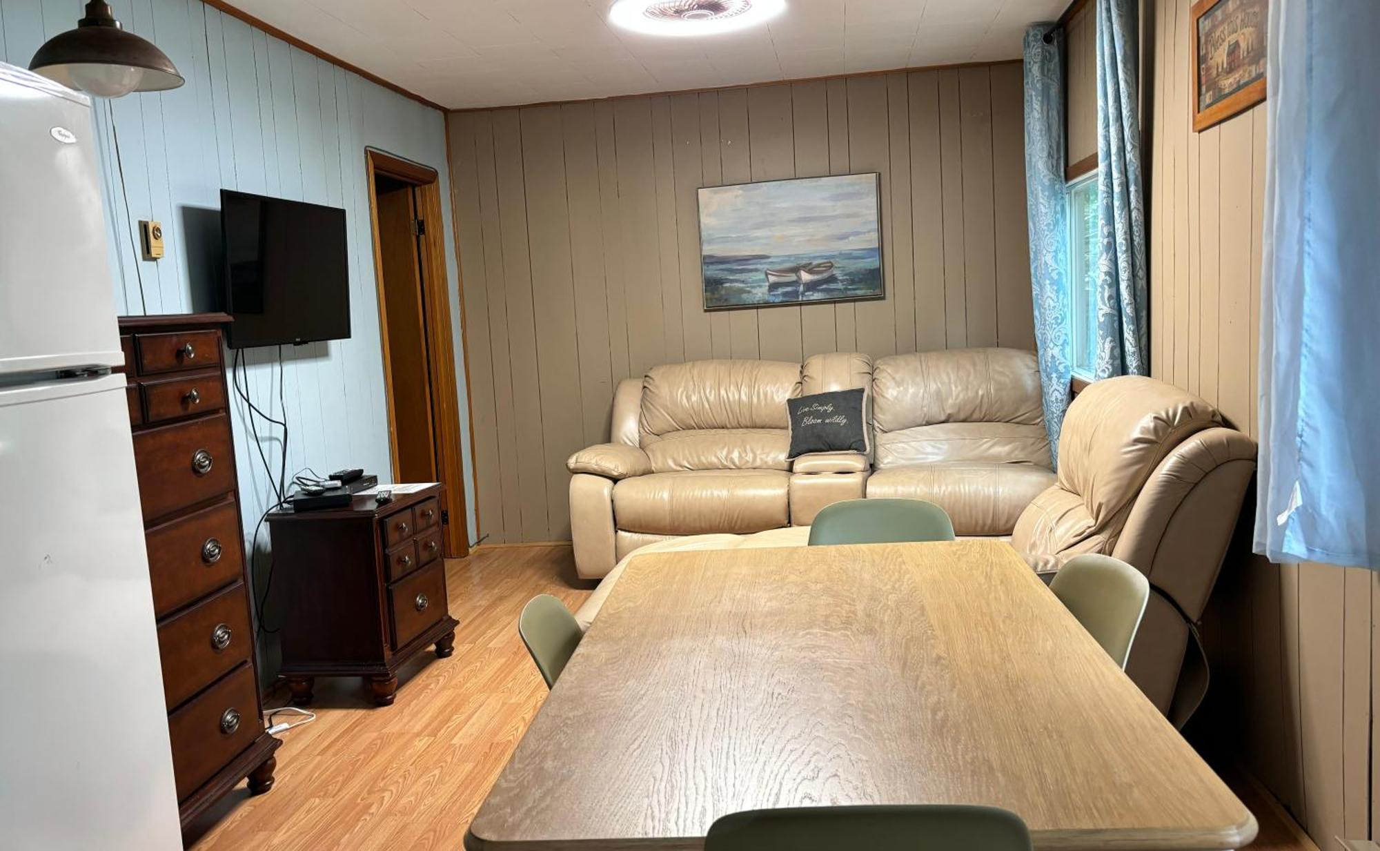 Lakefront Hideaway Resort Kawartha Lakes Extérieur photo