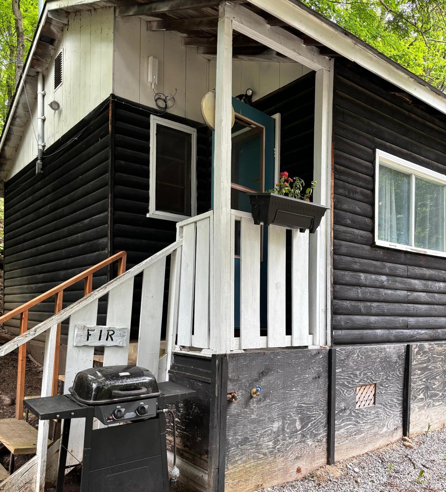Lakefront Hideaway Resort Kawartha Lakes Extérieur photo